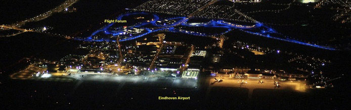 Blauwe lichten op het Flight Forum
